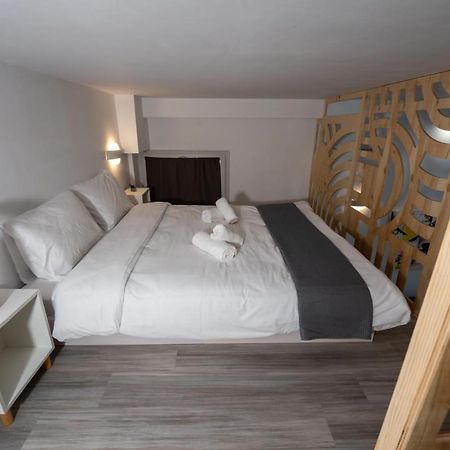 Central Suites Aegina 1 エクステリア 写真