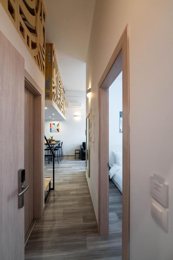Central Suites Aegina 1 エクステリア 写真