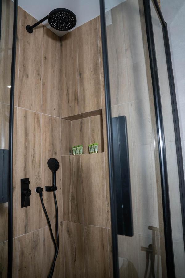 Central Suites Aegina 1 エクステリア 写真